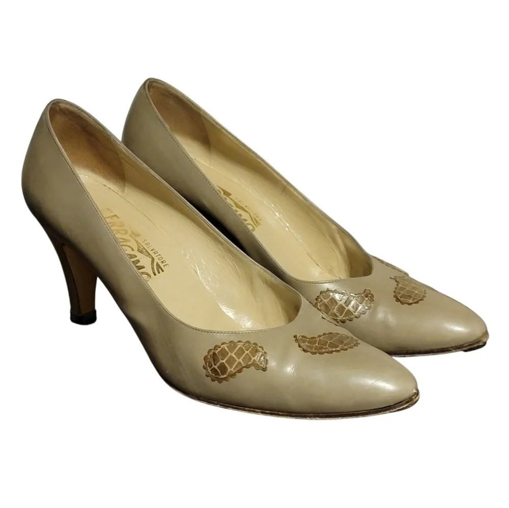 Vintage Salvatore Ferragamo Paisley Taupe Heels‎ Shoes 9AA